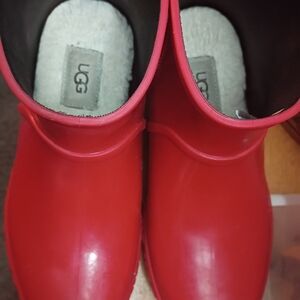 CUTE/COZY UGG RAIN/SNOW ANKLE BOOTS! FUN RED!:)